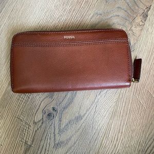 Fossil wallet zip